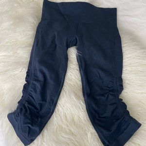 Lululemon In the flow crop